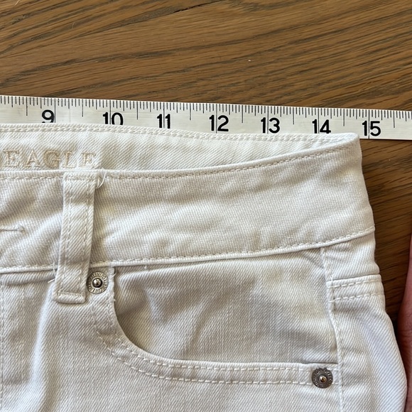 American Eagle Midi Shorts sz 4 Denim Women’s 3.5” Inseam White Stretch Summer - Picture 9 of 9